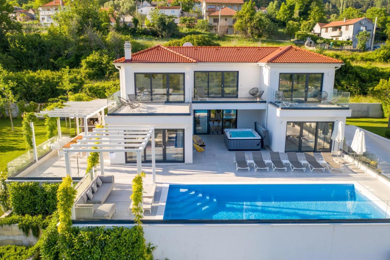 Villa Elegance Sinj Exterior foto