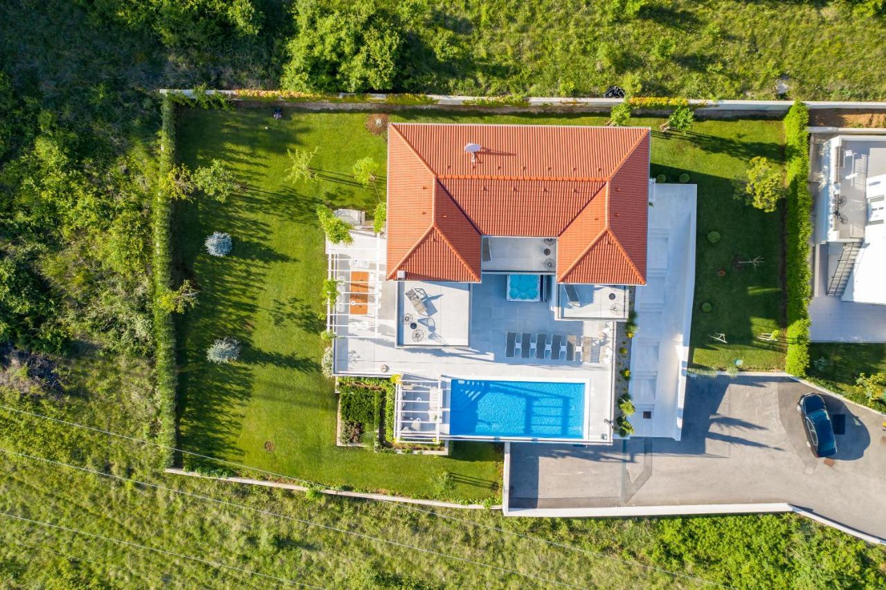 Villa Elegance Sinj Exterior foto